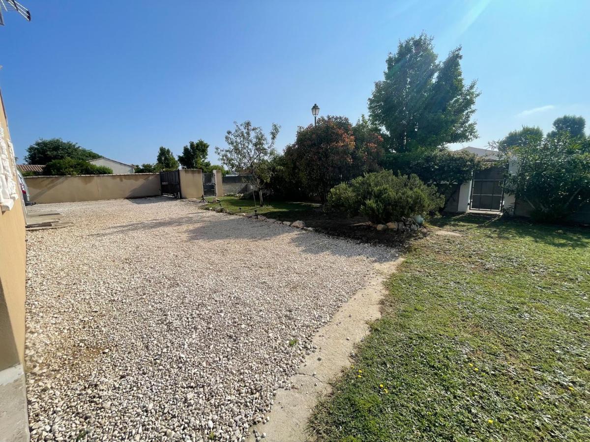 Le Petit Valexiane Piscine & Jardin * Maillane